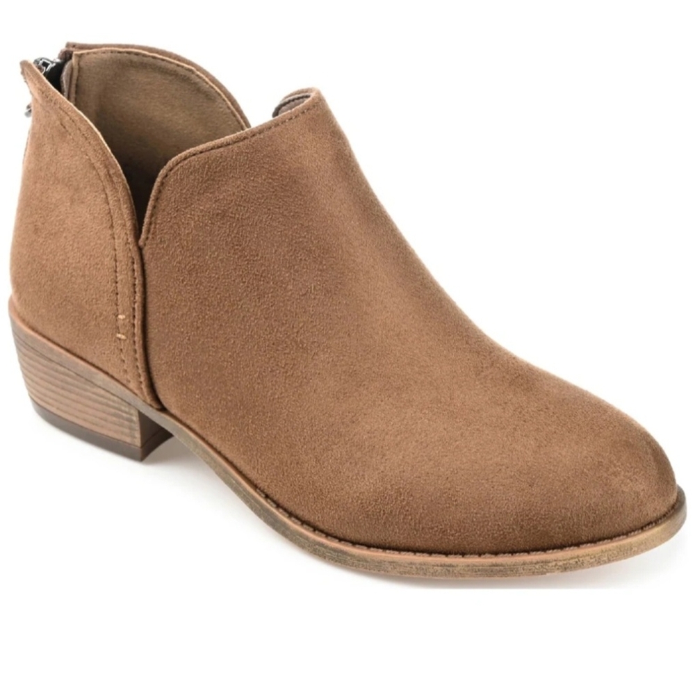 Journee Collection Women's Tan Suede Ankle Booties Size 5.5